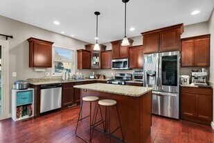 114 Blazing Star in Savoy, IL - Building Photo