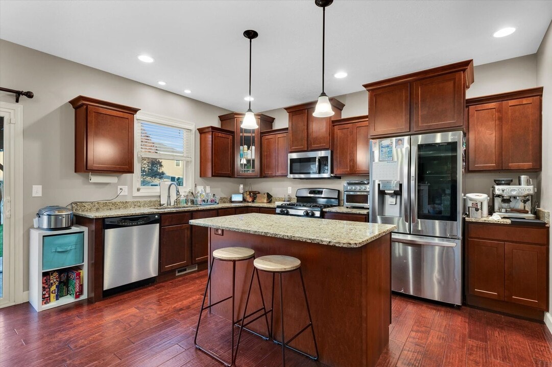 114 Blazing Star in Savoy, IL - Building Photo