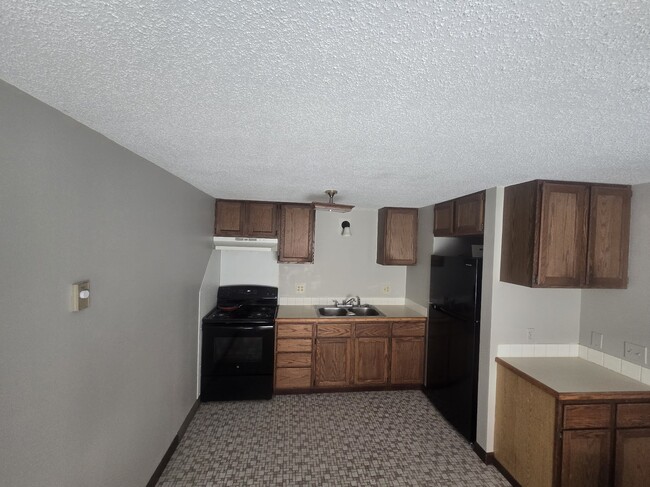 106 E Broadway, Unit A in Bangor, ME - Building Photo - Building Photo
