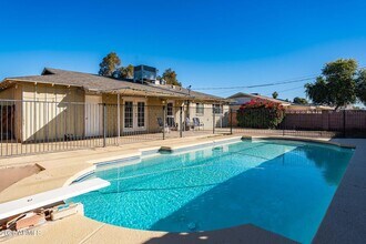 8303 E Glenrosa Ave in Scottsdale, AZ - Building Photo - Building Photo