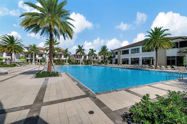 8169 NW 48th Ter in Doral, FL - Building Photo - Building Photo