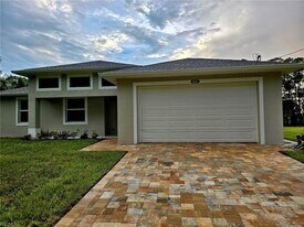 224 Victoria Ave S in Lehigh Acres, FL - Building Photo