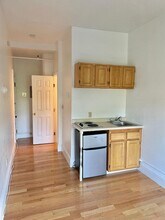 1077 Beacon St, Unit 9 in Brookline, MA - Building Photo - Building Photo