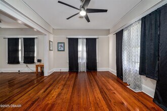 121 Bellevue Ave in Daytona Beach, FL - Foto de edificio - Building Photo