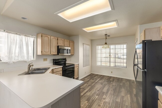 8910 N 114th Dr in Peoria, AZ - Building Photo - Building Photo