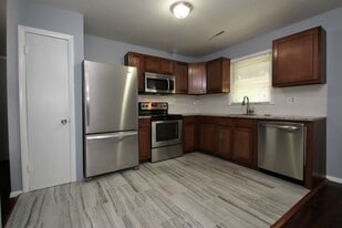39 High Top Cir in Hamden, CT - Building Photo