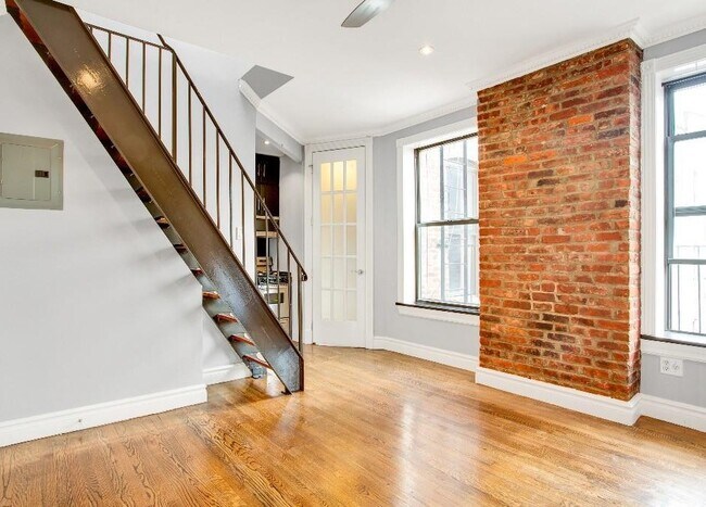 234 Mott St in New York, NY - Building Photo - Building Photo