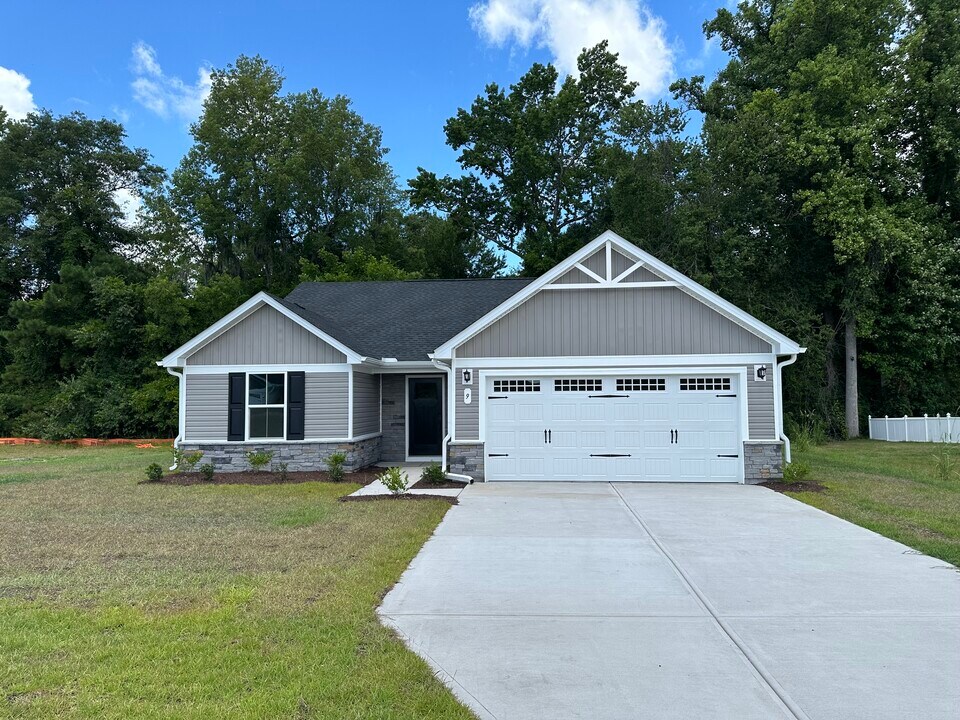 9 Deerfield Ln in Tabor City, NC - Building Photo