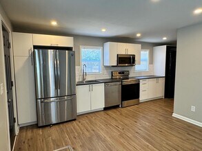 609 E Elk Pl in Denver, CO - Building Photo - Building Photo