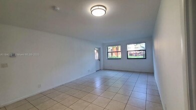 8160 Geneva Ct in Doral, FL - Building Photo - Building Photo