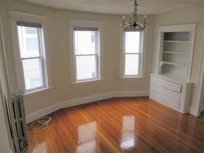 96 Conwell Ave, Unit 1 in Somerville, MA - Foto de edificio - Building Photo