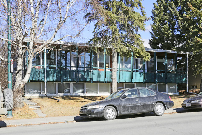 2930 Unwin Rd NW in Calgary, AB - Building Photo - Primary Photo