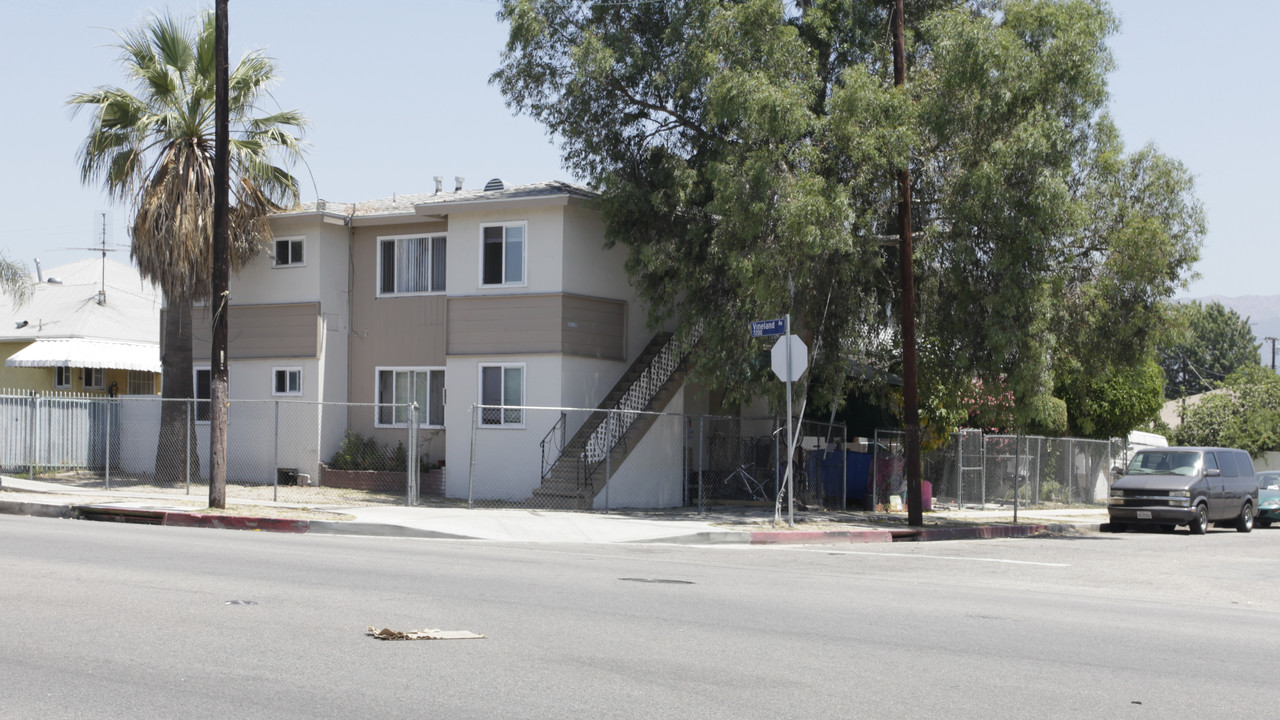 10951 Cantlay St in Sun Valley, CA - Building Photo