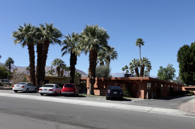 Tiki Gardens in Palm Desert, CA - Building Photo - Building Photo