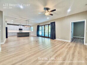 422 Bristol Ct in Sarasota, FL - Building Photo - Building Photo