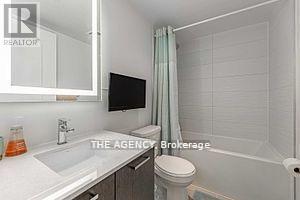 2301 Danforth Ave in Toronto, ON - Building Photo - Building Photo