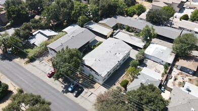 10039-10043 Haines Canyon Ave in Tujunga, CA - Building Photo - Building Photo