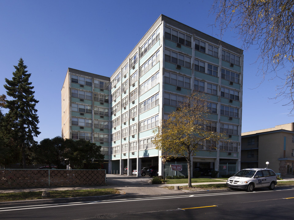 Shore View Apartments in Chicago, IL - Building Photo