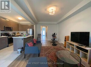 7377 Marvel Dr in Niagara Falls, ON - Building Photo - Building Photo