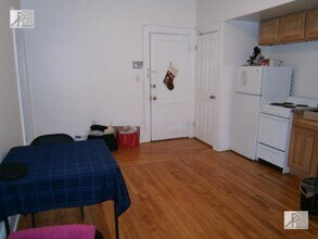 1220 Commonwealth Ave in Boston, MA - Building Photo - Building Photo