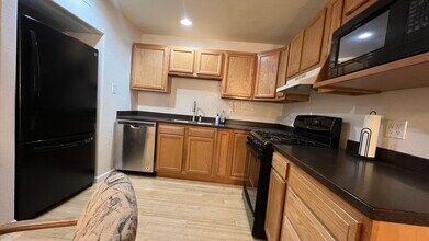 211 N Donnelly Ave, Unit The Apt in Winslow, AZ - Building Photo - Building Photo