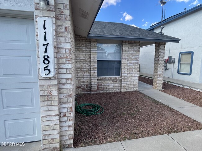 11785 Snow Hawk Dr in El Paso, TX - Building Photo - Building Photo