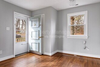 8518 Mark Lawn Dr in Richmond, VA - Building Photo - Building Photo