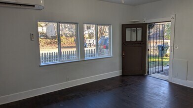 165 2nd St. in Glendale, OR - Foto de edificio - Building Photo