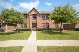 102 Hollow Tree Dr in Red Oak, TX - Building Photo
