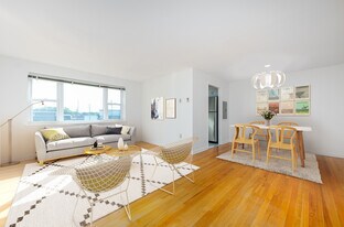 Signal View Apartments in Wethersfield, CT - Building Photo