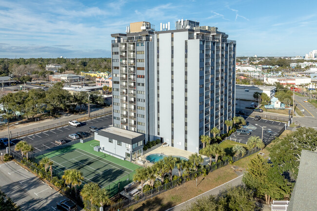 Holiday Towers in Myrtle Beach, SC - Building Photo - Building Photo