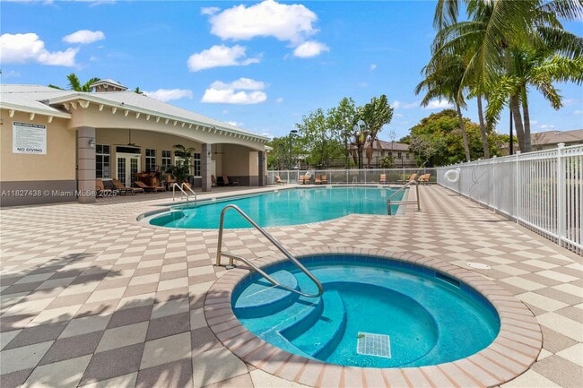 1968 Freeport Dr in Riviera Beach, FL - Foto de edificio - Building Photo