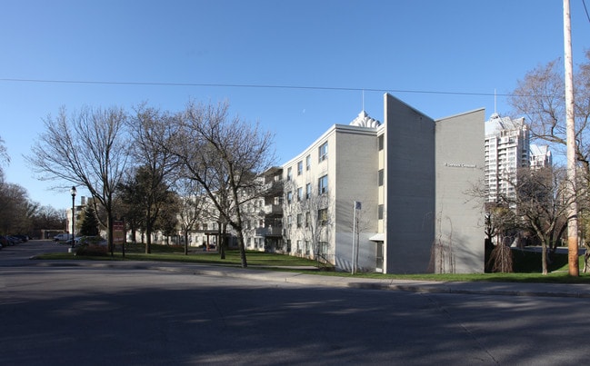 Sheppard Manor Apartments