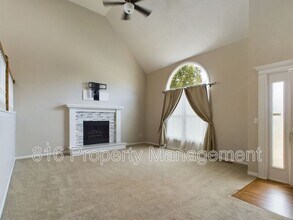 510 Shannon Ave in Smithville, MO - Building Photo - Building Photo