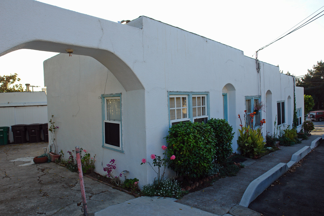 219 Central Ave in Capitola, CA - Building Photo