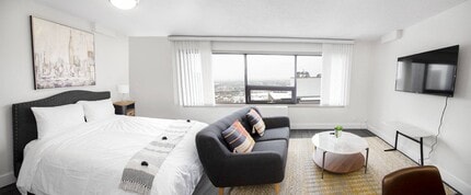 190 Smith Apartment Suites in Winnipeg, MB - Building Photo - Building Photo