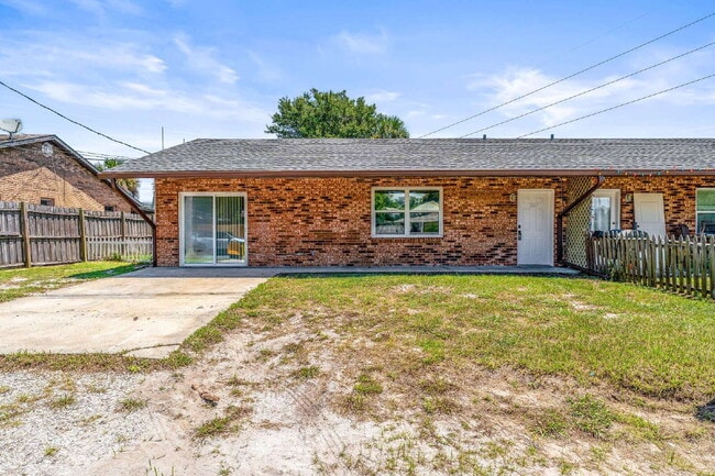 property at 1527 Juniper Dr