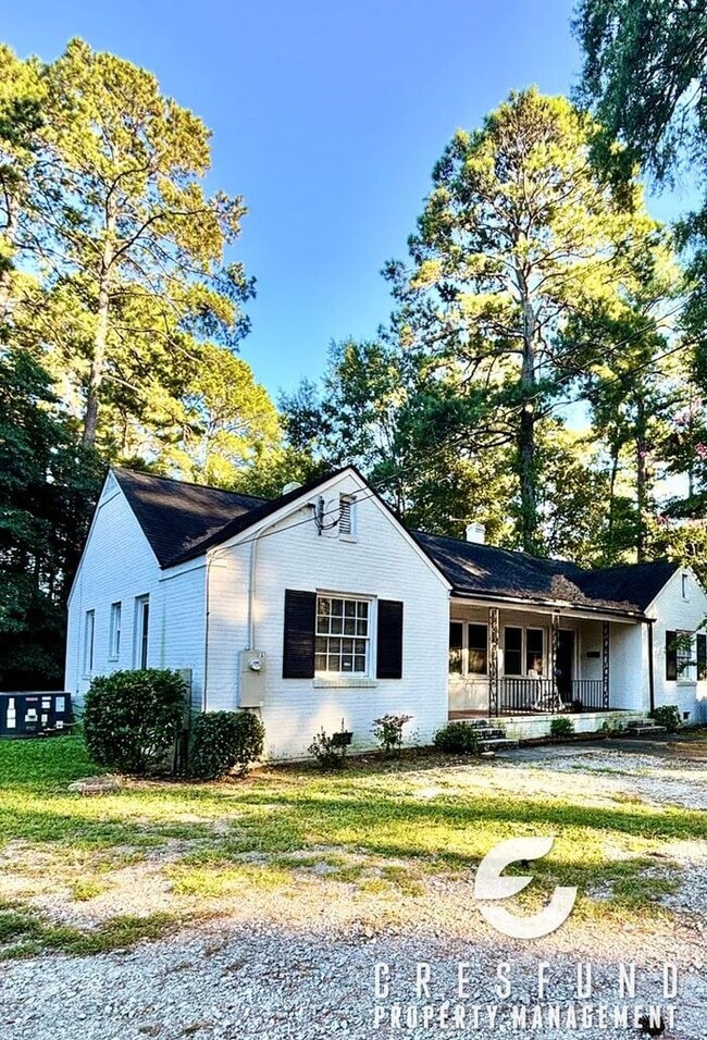property at 220 Woodrow St