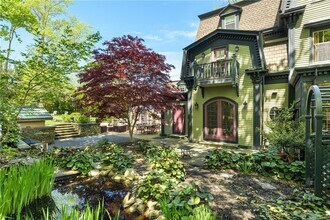 287 Gibbs Ave in Newport, RI - Building Photo - Building Photo