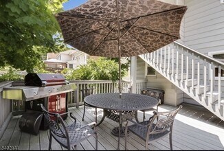 16 Cross St in Madison, NJ - Building Photo - Building Photo