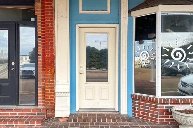 300 Broadway St in Martin, TN - Building Photo - Building Photo