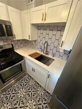 100 Biscayne Dr NW in Atlanta, GA - Building Photo - Building Photo