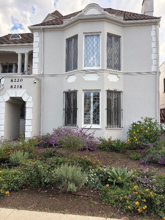 8218 Blackburn Ave in Los Angeles, CA - Building Photo