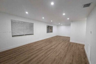 6849 SW 12th St in Pembroke Pines, FL - Building Photo - Building Photo