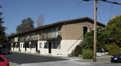 20519 Wisteria St in Castro Valley, CA - Foto de edificio - Building Photo