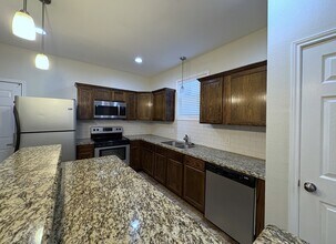 1601 Lenert Cir in College Station, TX - Foto de edificio - Building Photo