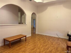 19 Hidden Forest Dr in Edinburg, TX - Building Photo - Building Photo