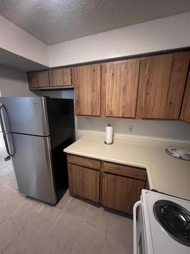 6843 Greenway Chase St