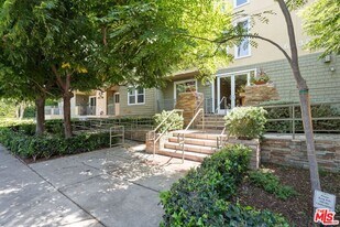 6038 Carlton Way in Los Angeles, CA - Building Photo