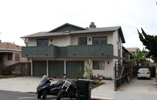 1435 Essex St in San Diego, CA - Building Photo